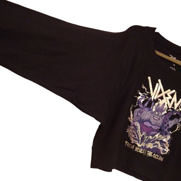 NEW Disney Villains Ursula Black Knit Cropped Drop Shoulder Sweater Top Small - Picture 3 of 7